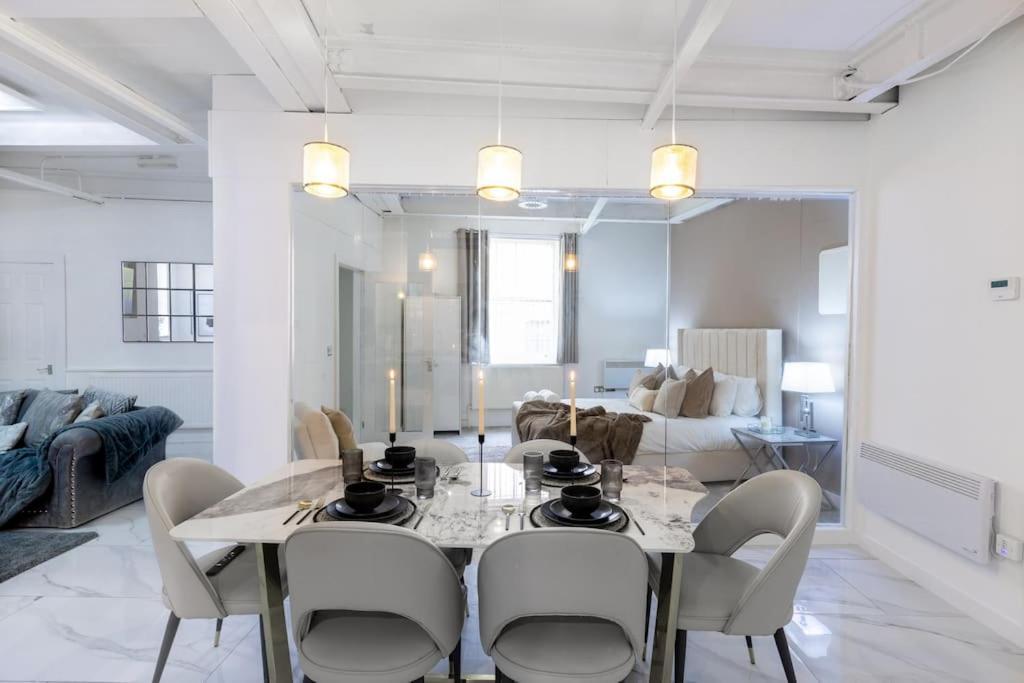Luxury, Open Plan *