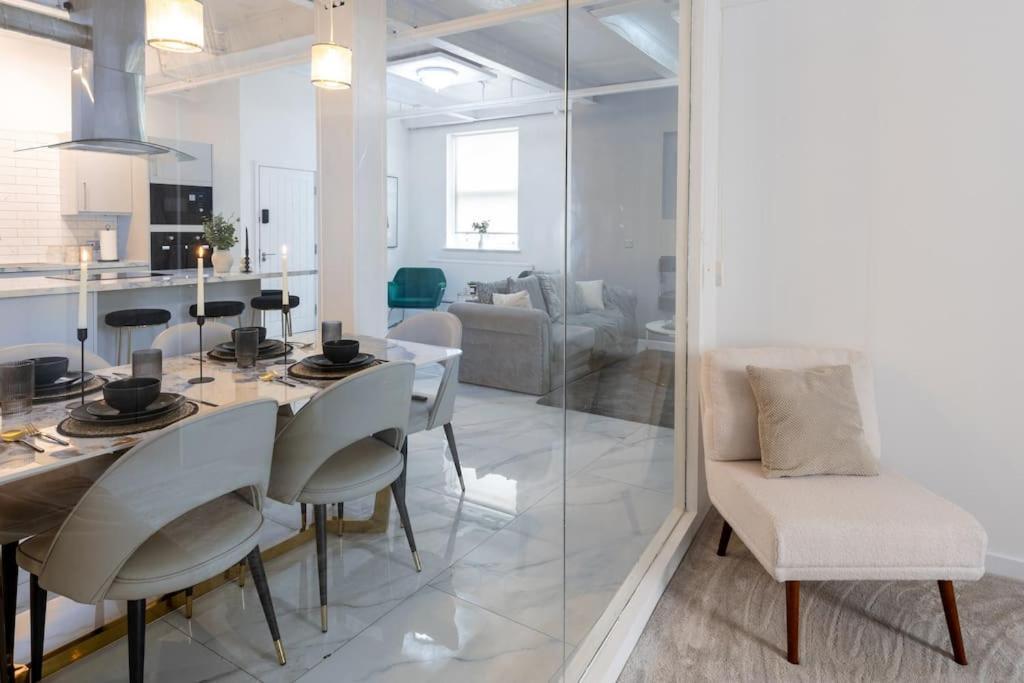Luxury, Open Plan