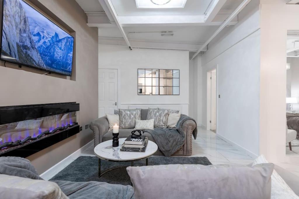 Luxury, Open Plan *