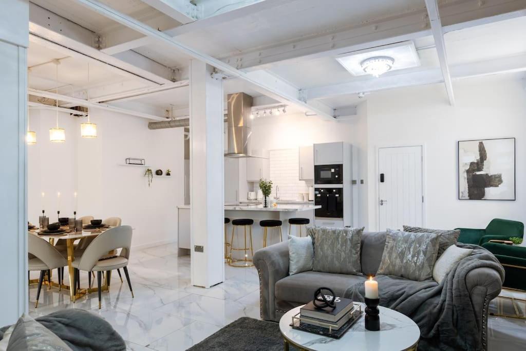 Luxury, Open Plan *